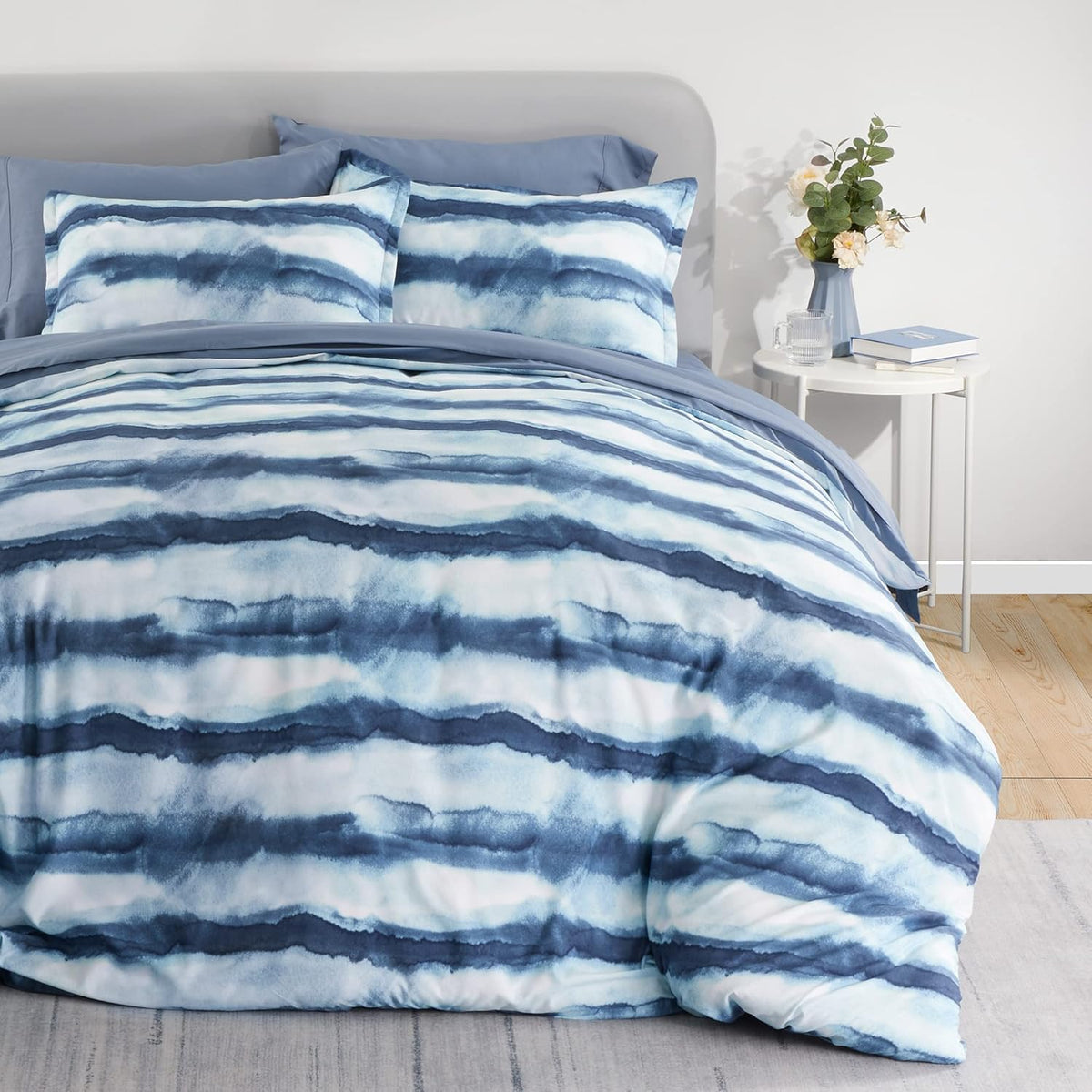 Basics Lightweight Microfiber 3-Piece Duvet Cover Set with Zipper Closure, Full/Queen, Black, Solid