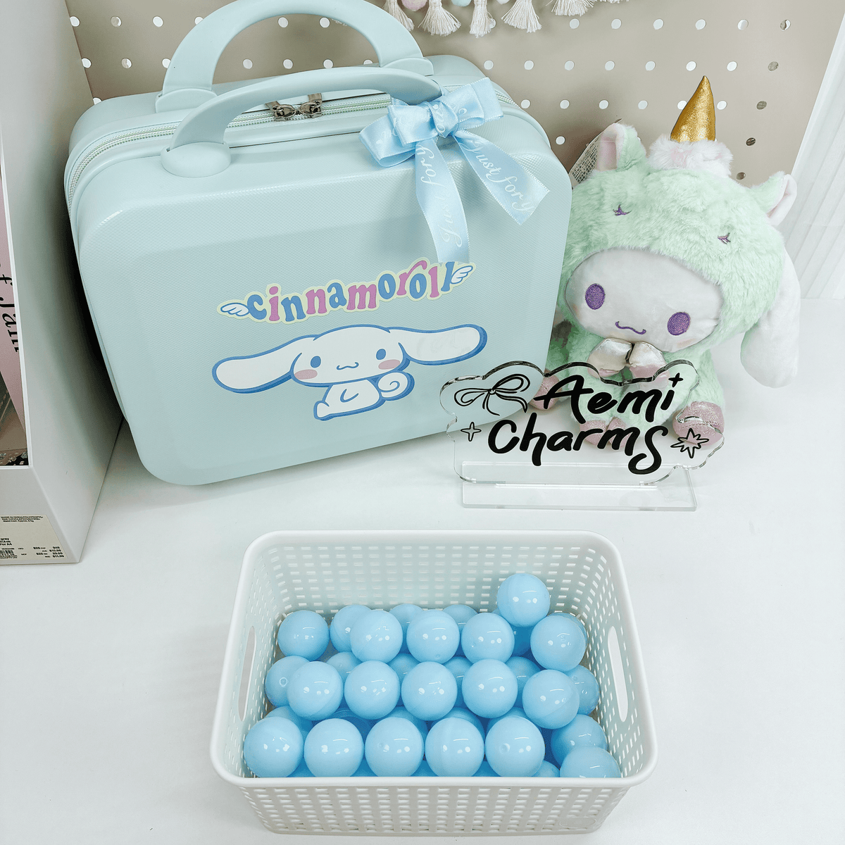 SA 14-Inch Suitcase Mystery Gift Box